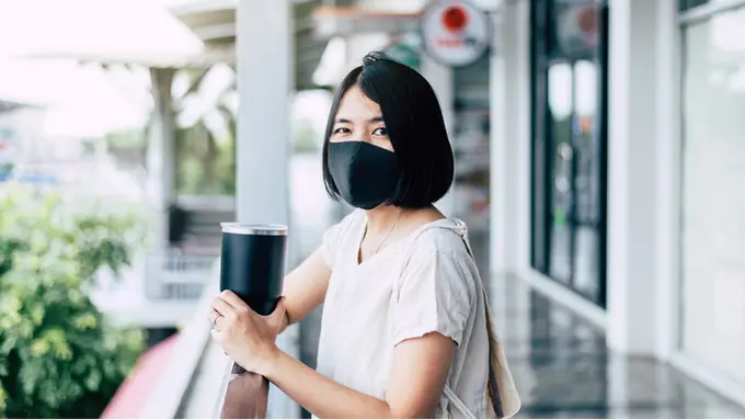 5 Cara Pilih Tumbler Minum yang Aman dan Sehat, Nggak Cuma Desainnya yang Lucu