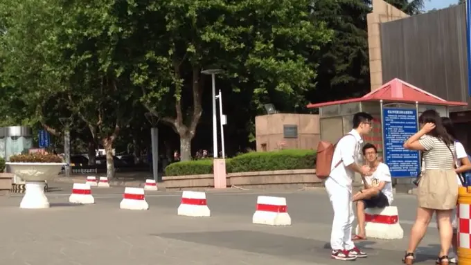 Lucu! Orang Cina Dibuat Senewen sama Orang Indonesia Lewat Bahasa