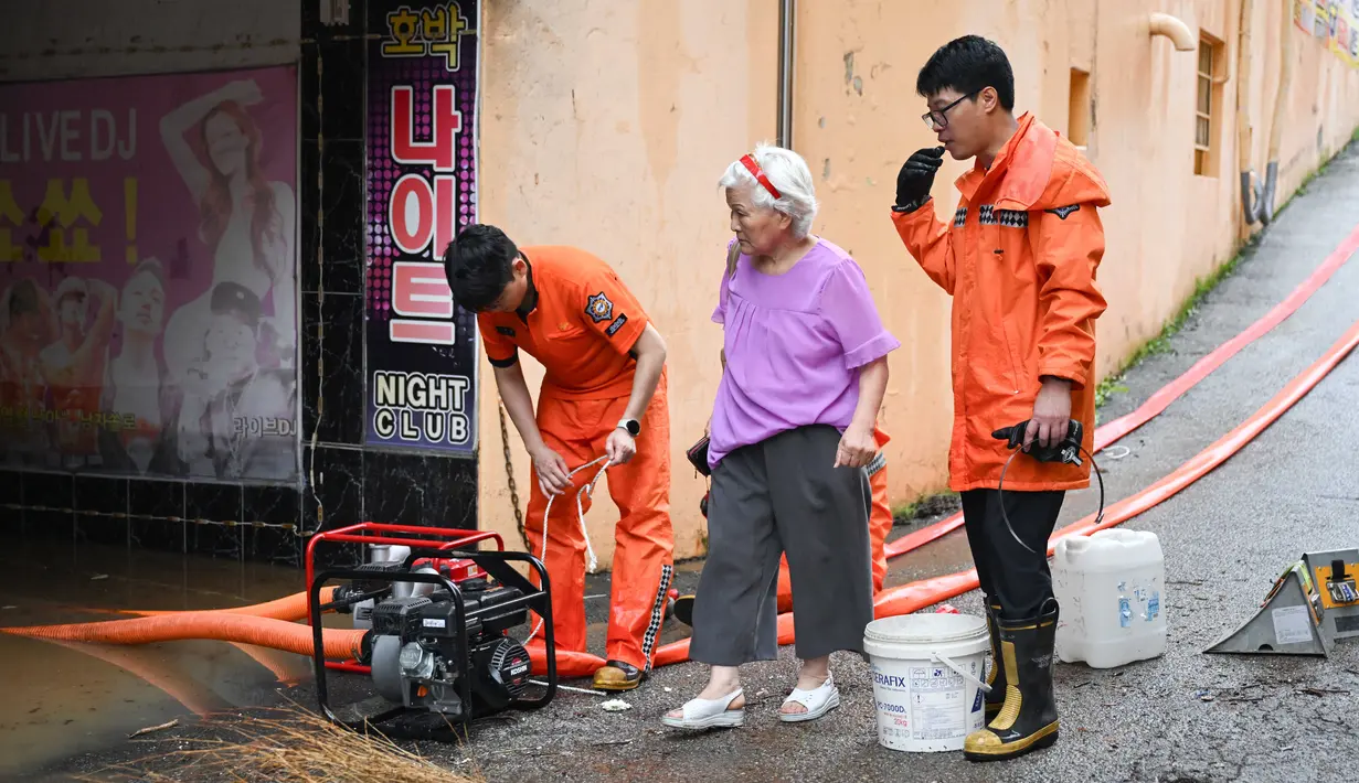Diketahui, Korea Selatan rutin menghadapi musim hujan tahunan setiap Juli, dan umumnya memiliki sistem penanggulangan bencana yang cukup baik. (Jung Yeon-je/AFP)