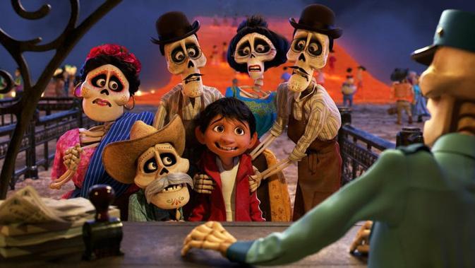Di sisi lain Coco menjadi film ke-empat best seller yang dirilis pada minggu Thanksgiving untuk rumah produksi Pixar. (sumber: Disney/Pixar)