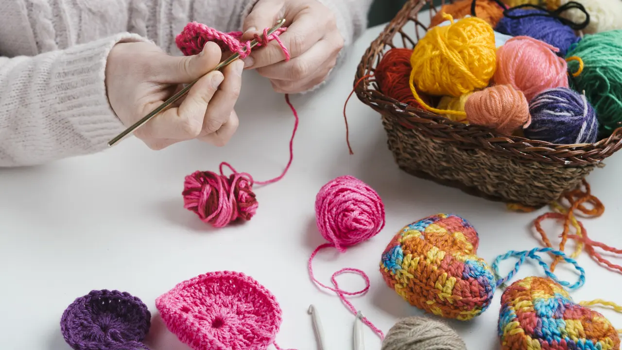 Dulu Dibilang Hobi Nenek-Nenek, Ternyata Merajut Ampuh Jaga Otak Tetap  Sehat - Health Liputan6.com