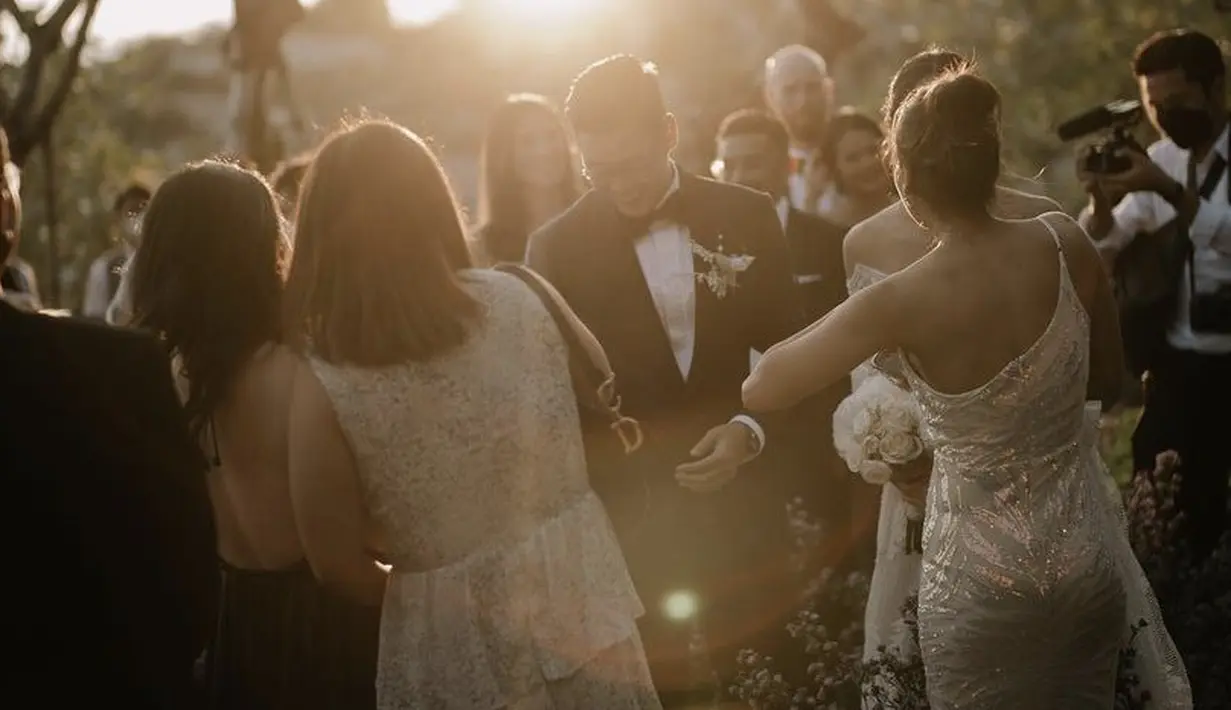 <p>Dalam potret yang dibagikan Maudy pun nampak resepsi pernikahan tersebut digelar secara intimate di Bali.&nbsp;@maudyayunda</p>