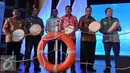 Menko Maritim dan Sumber Daya Rizal Ramli (kanan), Menteri Pariwisata Arief Yahya (kedua kanan) dan jajaran pejabat terkait membuka Sail Selat Karimata 2016, Jakarta, Rabu (1/6). (Liputan6.com/Johan Tallo)