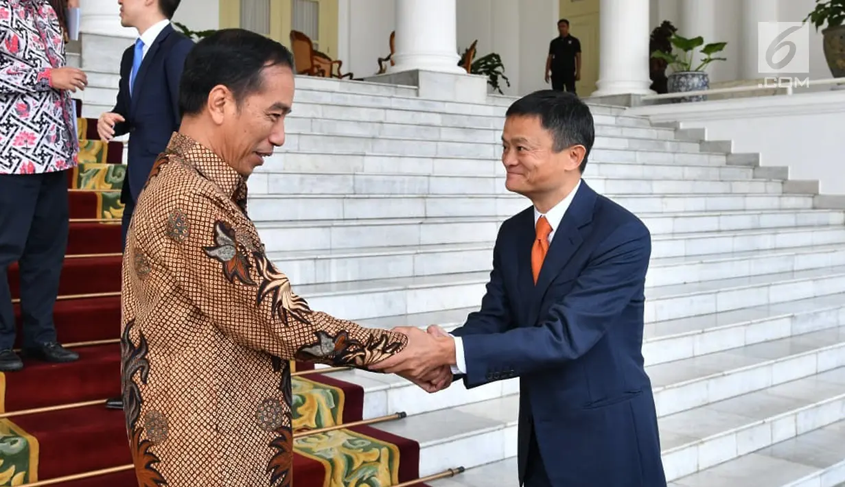 Presiden Joko Widodo menerima CEO Alibaba Jack Ma di Istana Bogor, Jawa Barat, Sabtu (1/9). Dalam pertemuan tersebut pemerintah Indonesia mengusulkan kepada Jack Ma agar membuat Jack Ma institut di Indonesia.(Liputan6.com/Pool/Biro Pers Setpres)