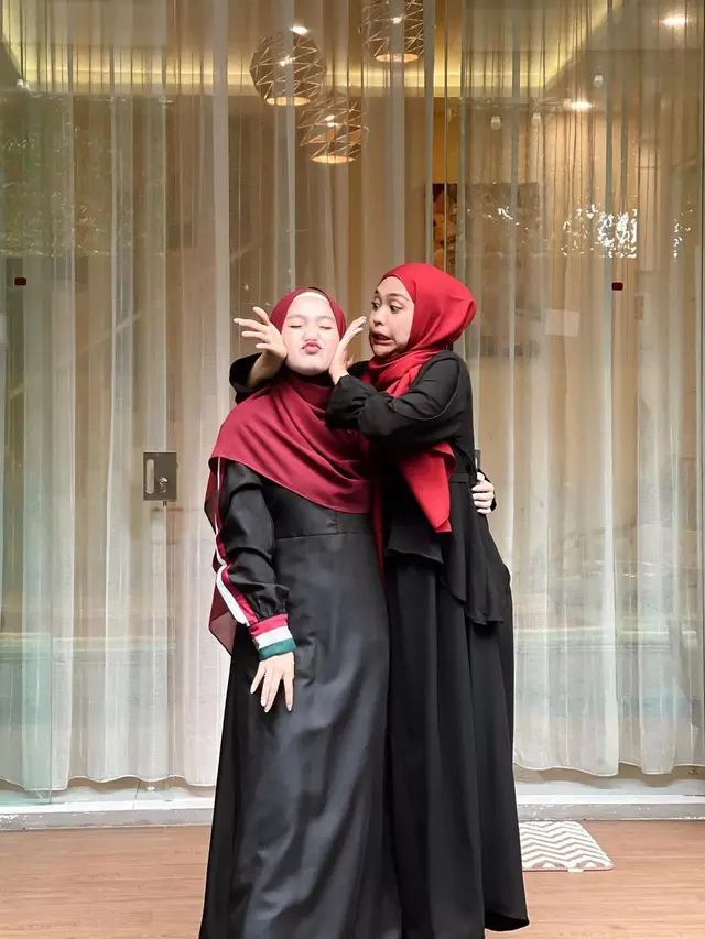 Chandrika Chika Saat Berhijab