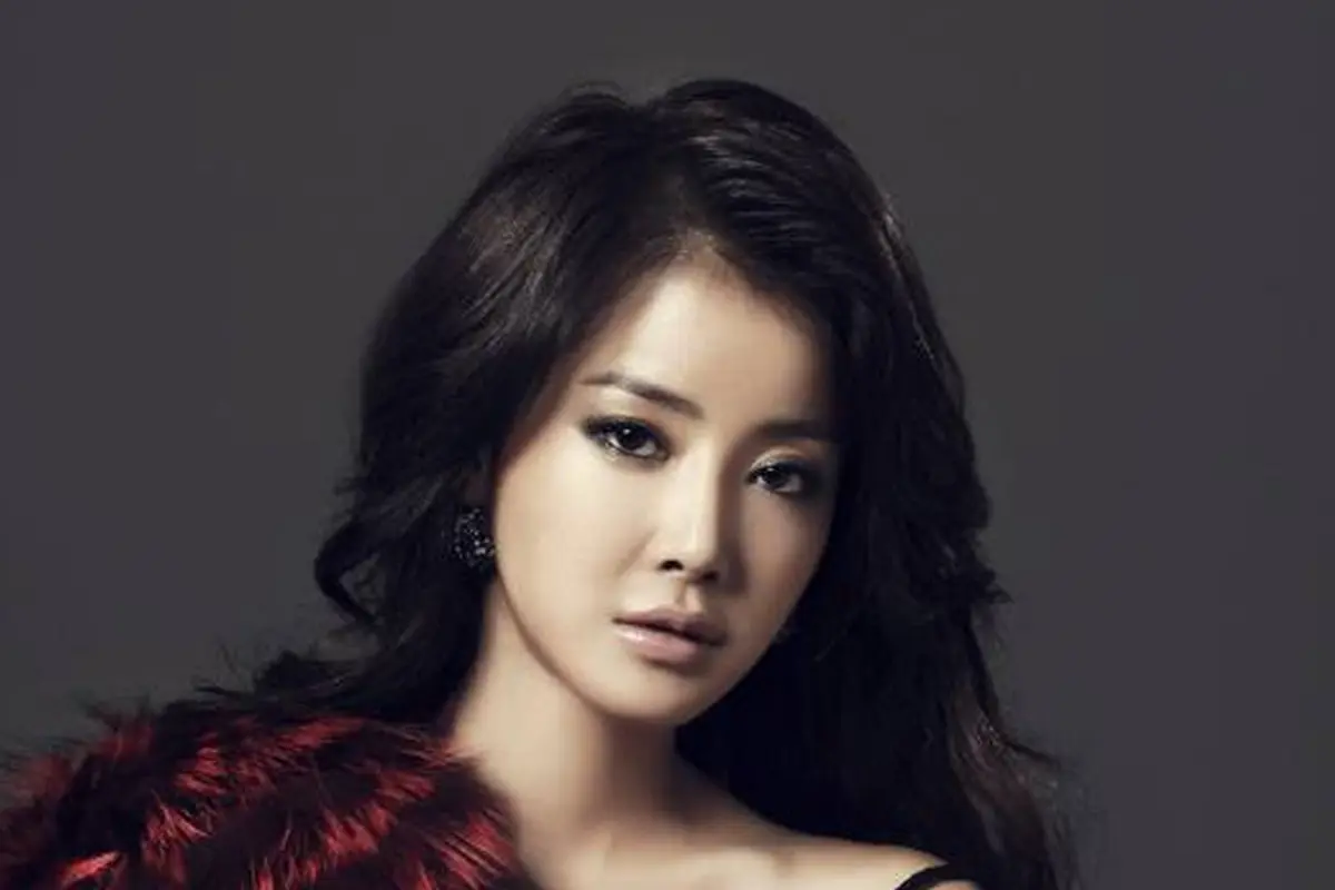 [Bintang] Lee Si Young