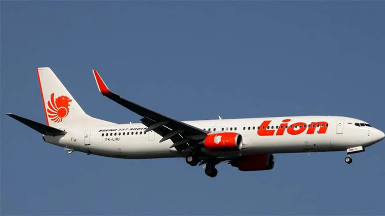 lion-air-buka-pintu130930b.jpg