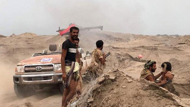 Milisi pro-pemerintah Yaman yang didukung Koalisi Arab Saudi dalam sebuah operasi untuk memasuki Kota Hodeidah (AFP PHOTO)