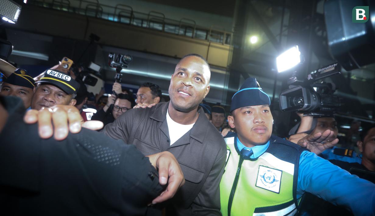 <p>Kedatangan pelatih baru Timnas Indonesia, Patrick Kluivert di Terminal 3, Soekarno Hatta, Tangerang, Banten, Sabtu (11/01/2025). (Bola.com/M Iqbal Ichsan)</p>