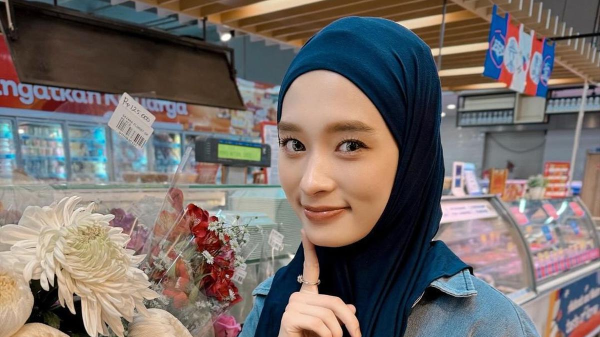 Tradisi Lebaran Inara Rusli, Dari Siapkan Segepok Uang THR Hingga Silaturahmi