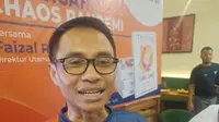 Direktur Utama Pos Indonesia Faizal Rochmad Djoemadi dalam acara BookTalk &amp; Ngopi Sore di Pos Bloc, Jakarta, Rabu (12/6/2024). (Sulaeman/Merdeka.com)