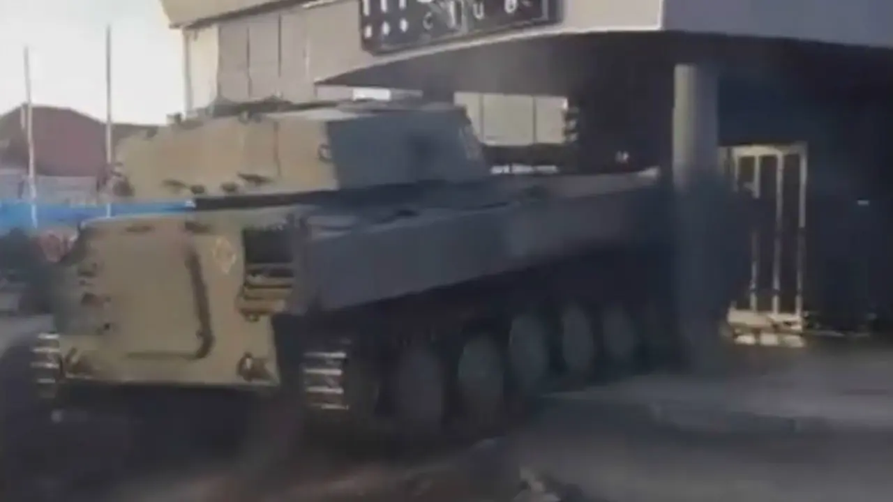 Tank at Mono Club (0) 