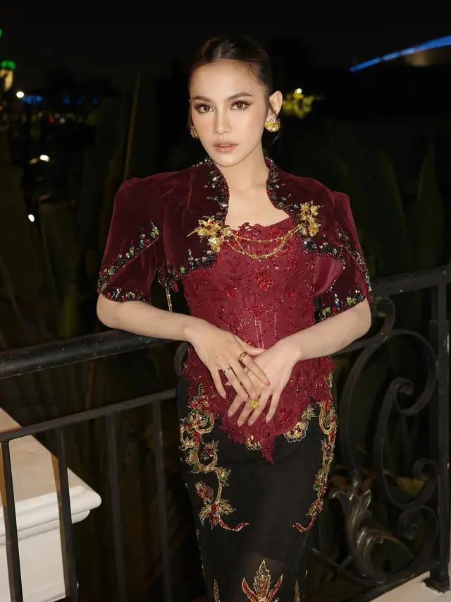 8 Potret Artis Pakai Kebaya di Ngunduh Mantu Al Ghazali-Alyssa, Tampil Anggun