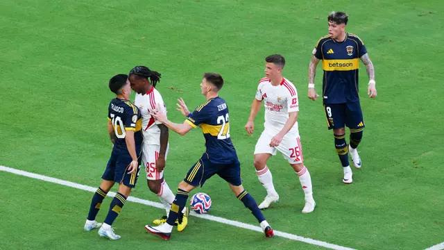 Foto: Duel Tensi Tinggi Antara Boca Juniors vs Benfica, 4 Gol 3 Kartu Merah