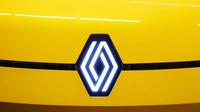 Logo mobil Renault alami perubahan kesembilan kalinya (Autoexpress)