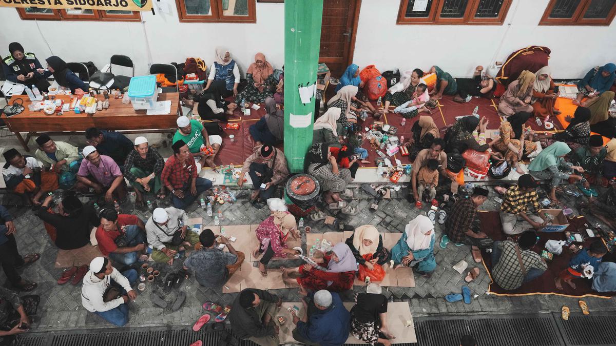 Ketika Duka dan Ikhlas Mengalun dari Orang Tua Korban Ponpes Al Khoziny Sidoarjo Ambruk