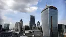 Gedung pencakar langit di Kota London, yang dijuluki Walkie Talkie, 30 Agustus 2013. Gedung bertingkat 37 ini memenangkan Piala Carbuncle yang diberikan setiap tahun kepada gedung yang dipandang para juri sebagai terburuk di Inggris.(AFP PHOTO/CARL COURT)