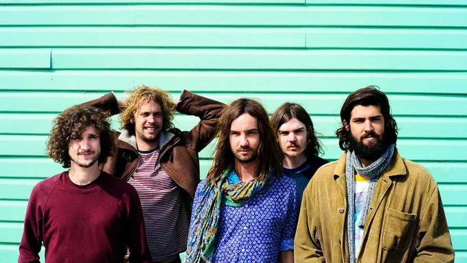 [Bintang] Tame Impala