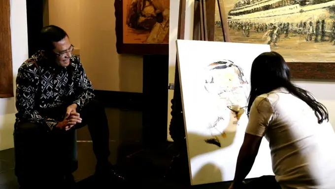 [Bintang] Terinspirasi Lukisan, Gitaris Blackout Ega Liong Ciptakan Lagu