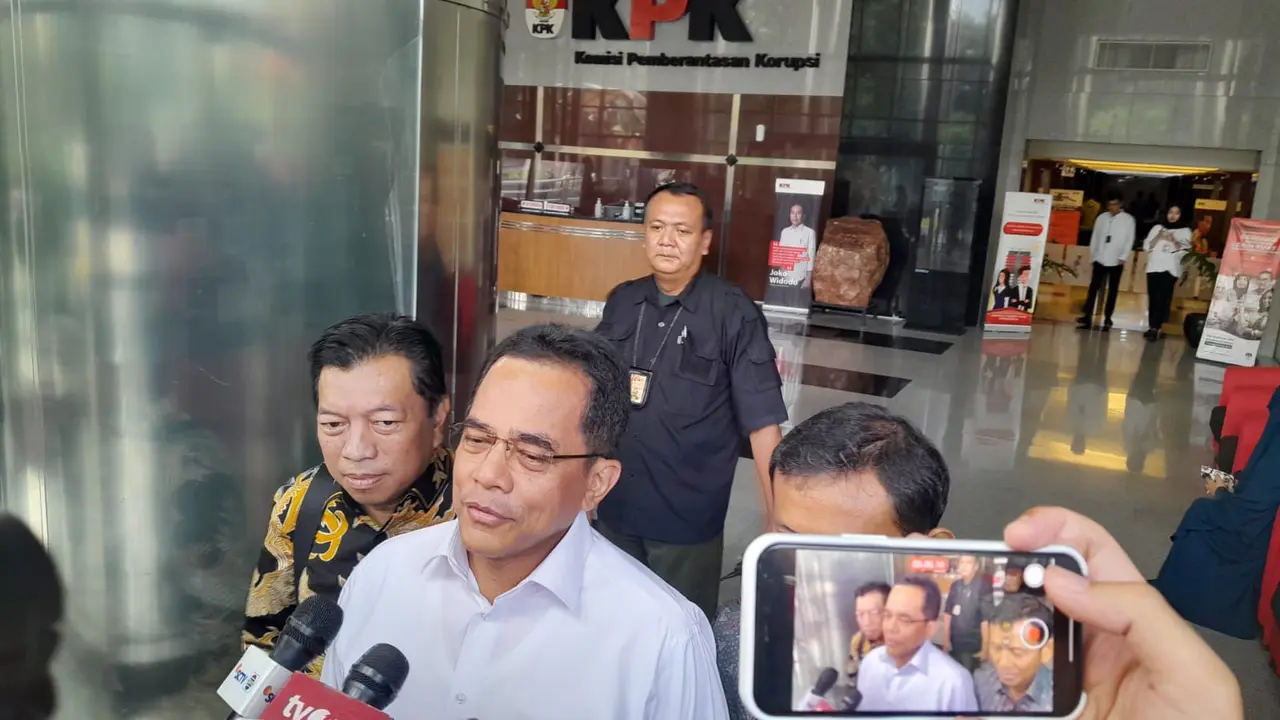 Sekjen DPR Indra Iskandar di KPK, Rabu (15/5/2024).