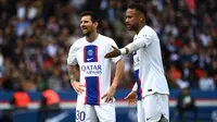 Lionel Messi tampil apik saat PSG menang tipis 1-0 atas Brest . Gol penentu kemenangan PSG diciptakan oleh Neymar di menit 30 berkat assist cantik Lionel Messi. (AFP/Franck Fife)