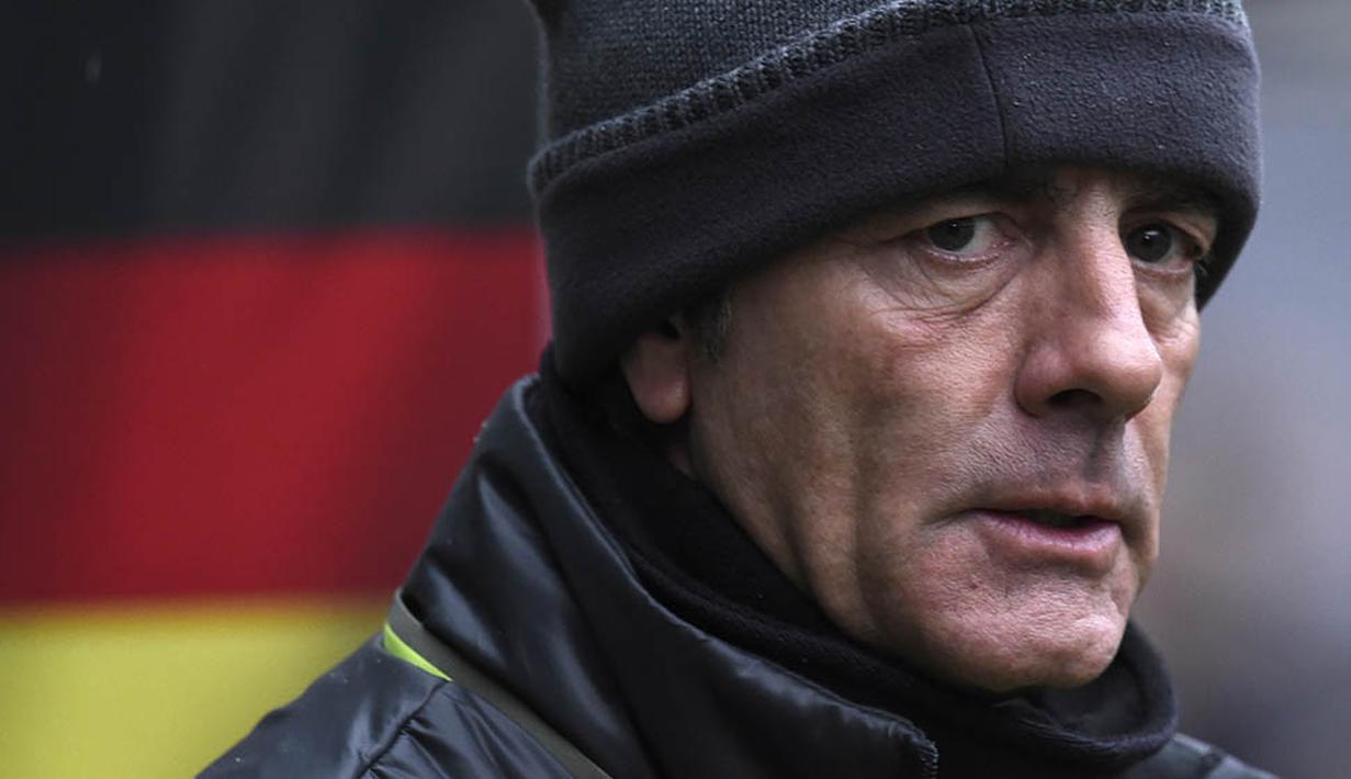 4. Joachim Loew (Jerman), dirinya mampu membawa Jerman juara dunia 2014 di Brasil. Dalam satu bulan mantan pelatih Austria Vienne ini menerima 266.666 euro atau 3,94 miliar rupiah. (AFP/Odd Andersen) 