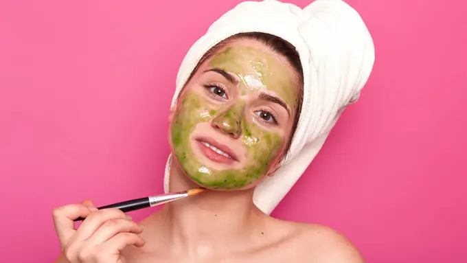 ilustrasi cara membuat masker wajah dari sayuran yang cukup unik dan bisa mencerahkan wajah/StoryTime Studio/shutterstock