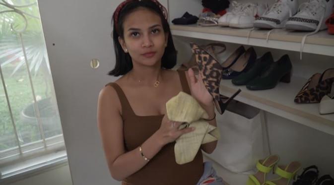 7 Potret Isi Rumah Vanessa Angel, Elegan Serba Putih (YouTube Vanessa AngeL TV)