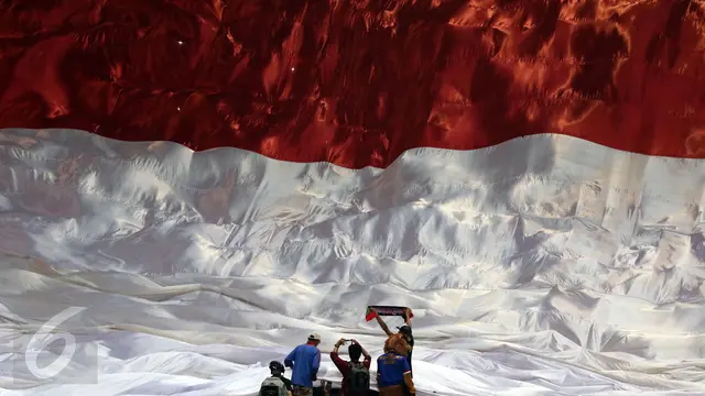 20170312-Aksi Aremania Meriahkan Final Piala Presiden 2017-Tebe