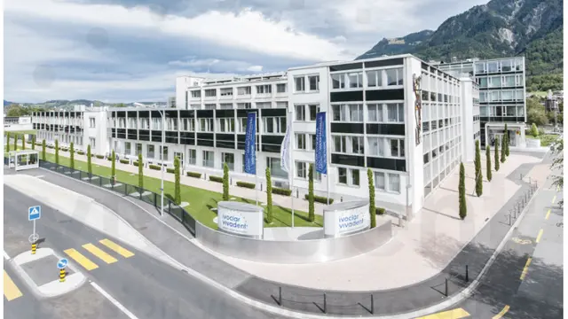 Kantor Ivoclar Vivadent AG. Dok https://www.ivoclarvivadent.com/