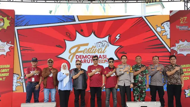 KPUD Kabupaten Garut, Jawa Barat, menggelar Festival Demokrasi Garut 2024 dengan memberikan informasi dan edukasi untuk meningkatkan tingkat partisipasi pemilih pada Pilkada Garut 2024. (Liputan6.com/Jayadi Supriadin)