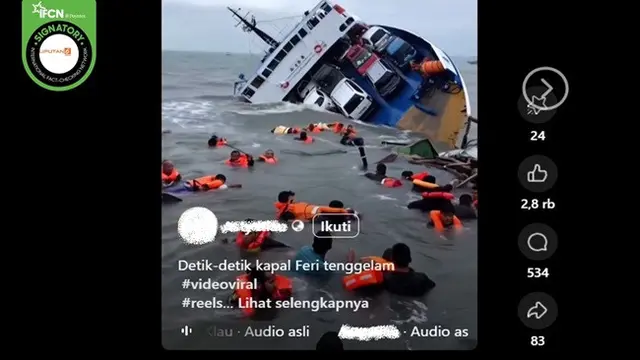 Gambar tangkapan layar video yang diklaim detik-detik sebuah kapal ferry tenggelam. (sumber: Facebook)