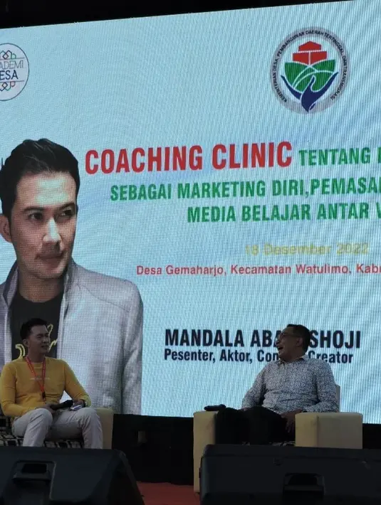 <p>Pada pemilu 2014 silam, Mandala ikut mencalonkan diri sebagai wakil rakyat (DPR) dari Partai Kebangkitan Bangsa untuk Jawa Tengah II. Gagal pertama, pemilu 2019 Mandala kembali mendaftar. Yang kedua ini melalui Partai Amanat Nasional untuk DKI Jakarta II. Karena terbukti melakukan kampanye gelap, Madala di coret dari daftar caleg. [Instagram/mandalaabadishoji]</p>