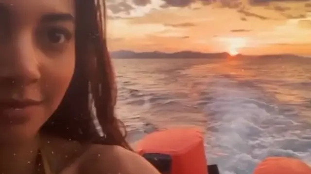 Kapal Sempat Mogok, Ini 6 Momen Seru Liburan Aurelie Moeremans di Raja Ampat