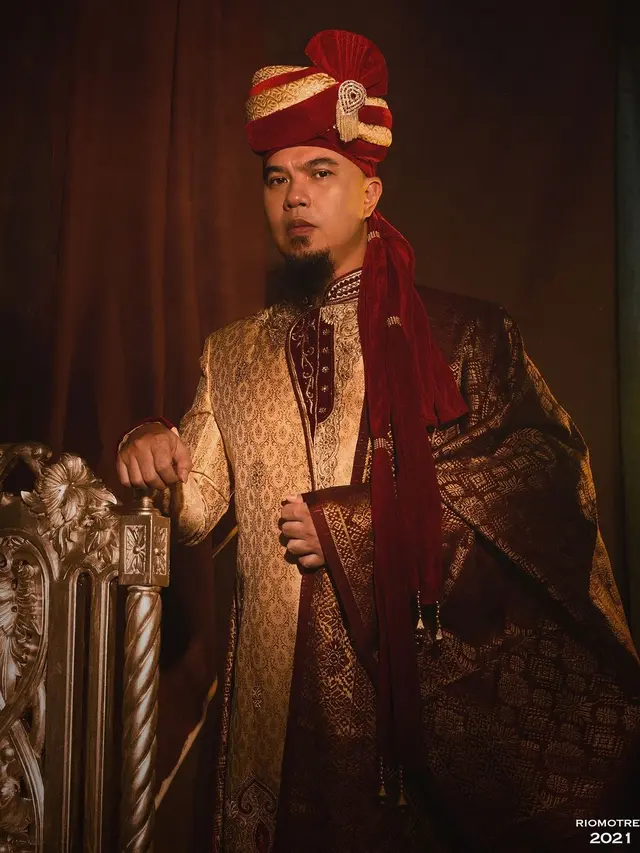 7 Pemotretan Ahmad Dhani dan Mulan Jameela dengan Busana ala India, Serasi Banget