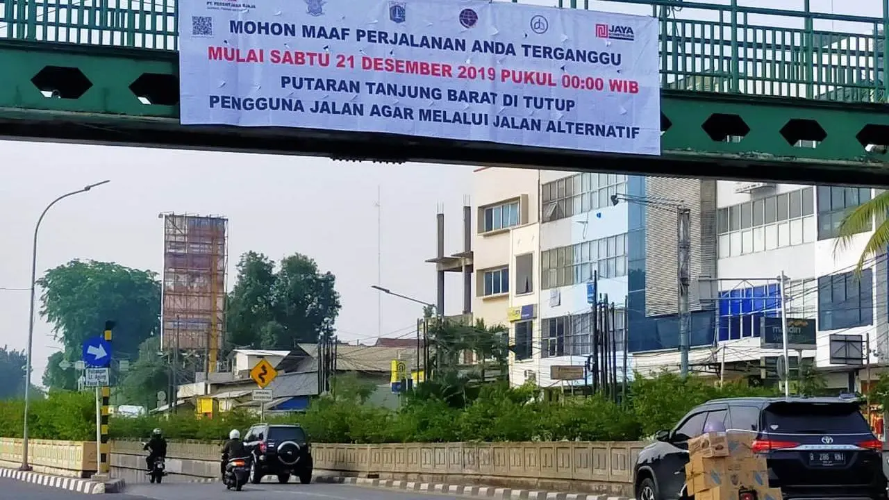 Pengumuman penutupan perlintasan sebidang kereta api Tanjung Barat