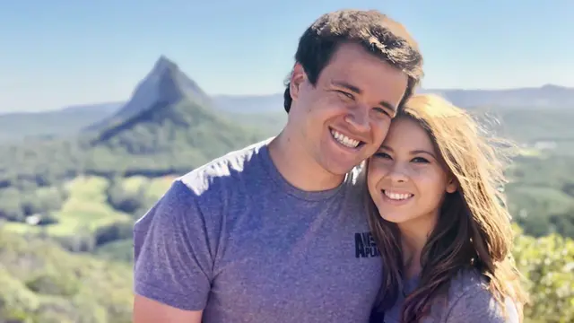 6 Potret Cantik Bindi Irwin, Anak Sulung Steve Irwin yang Akan Menikah