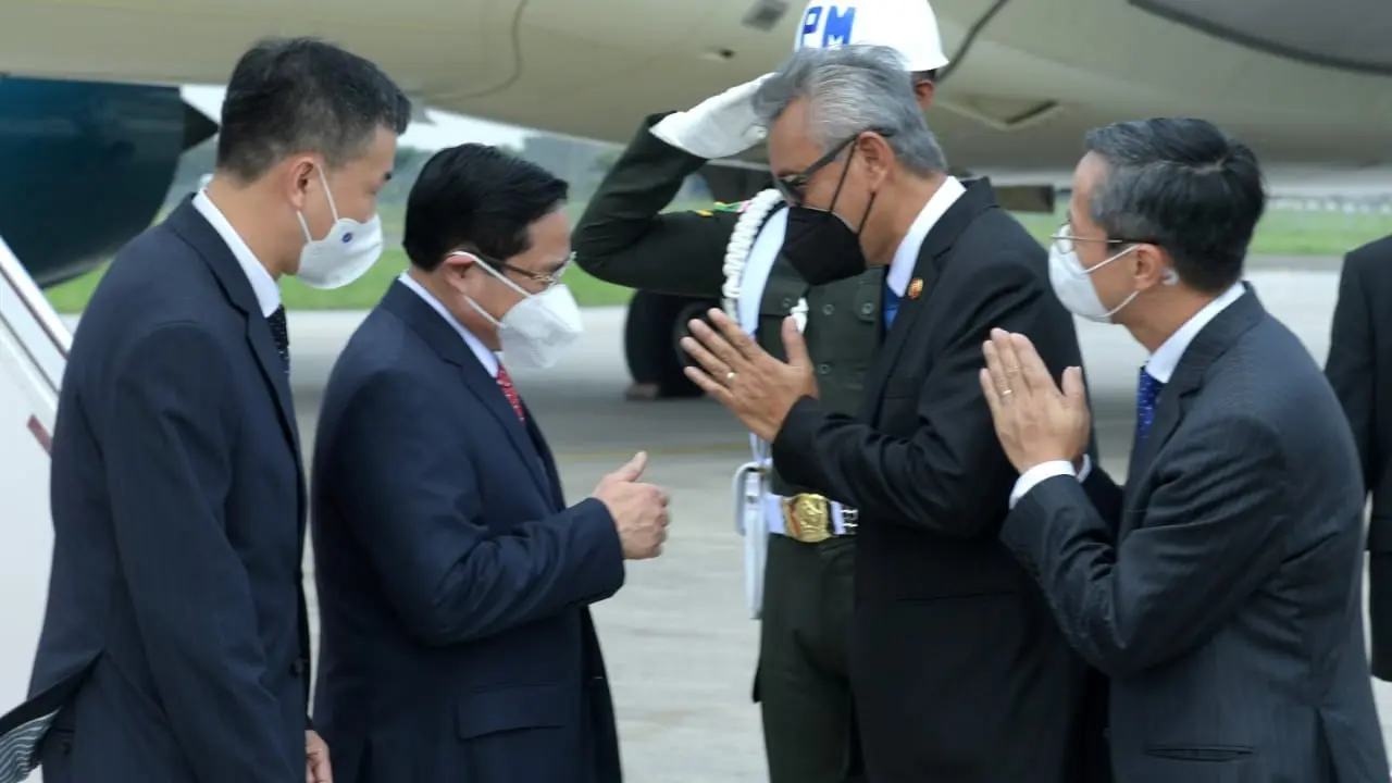 Perdana Menteri (PM) Vietnam Phạm Minh Chính tiba di Bandara Internasional Soekarno-Hatta, Tangerang, Banten, Jumat (23/4/2021), sekitar pukul 10.45 WIB dengan menggunakan pesawat Vietnam Airlines.