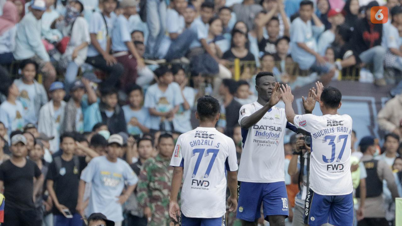 Persib Bandung Vs Perserang Serang