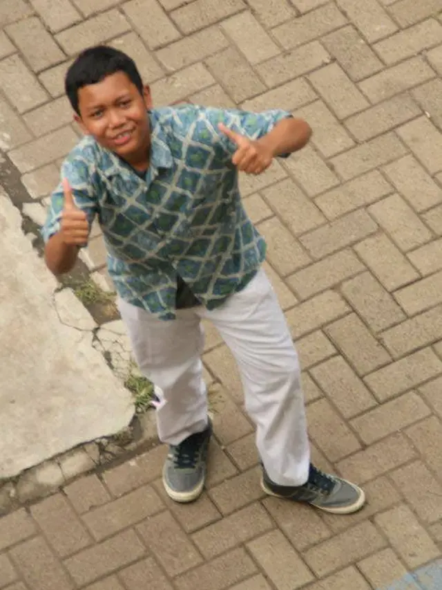 6 Foto Lawas Marshel Widianto saat Sekolah Ini Curi Perhatian