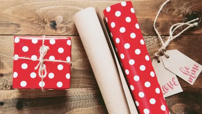 Editor Says: Bagi-bagi Coklat Misterius di Hari Valentine