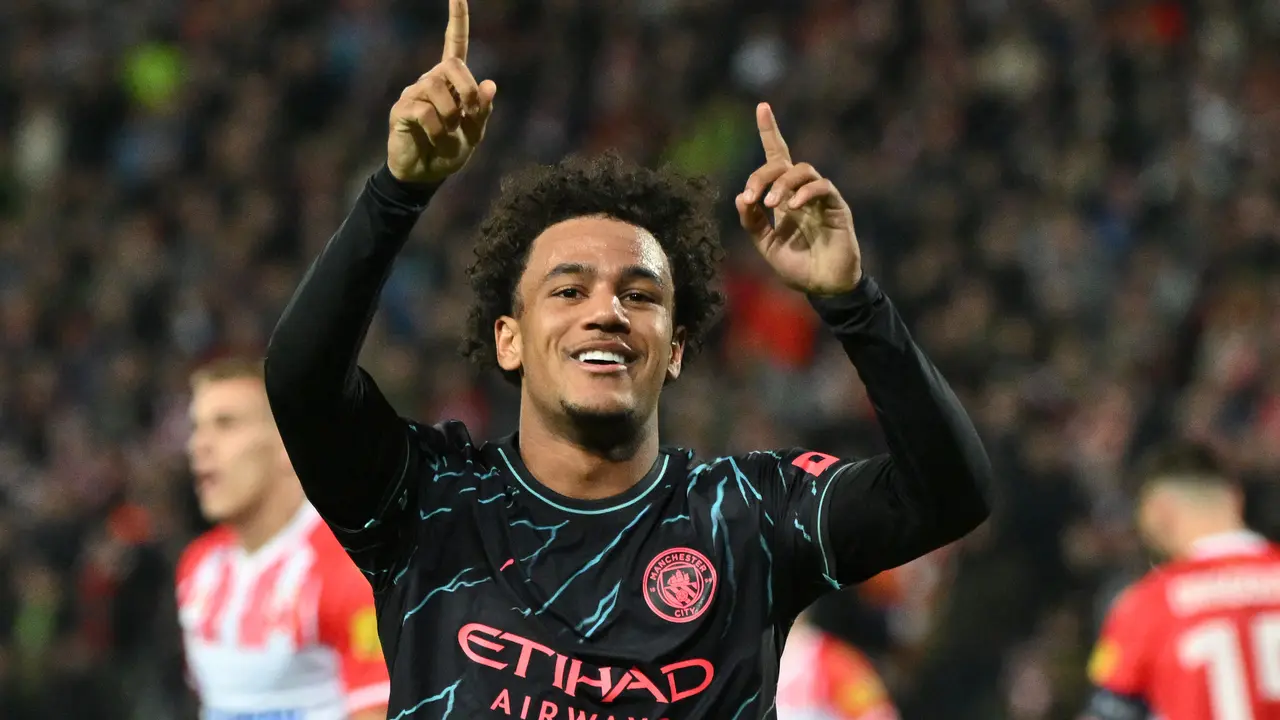 FOTO Oscar Bobb, Manchester City