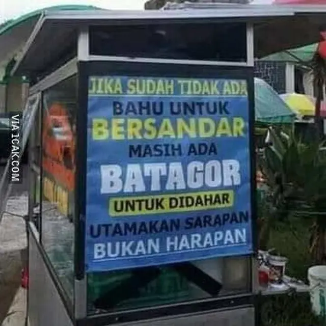7 Tulisan di Gerobak Jualan Ini Bikin Mikir Dua Kali