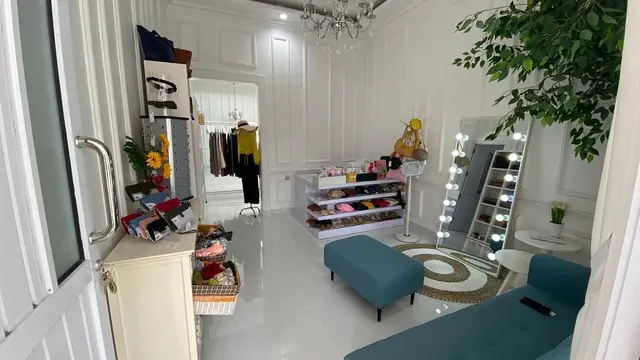 Punya Bisnis Baru, Ini 7 Potret Butik Fashion Salmafina Sunan