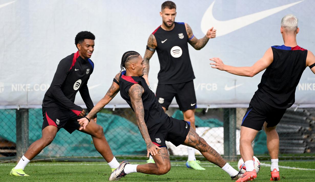 Sementara, Barcelona bertengger di puncak klasemen dengan menang sembilan kali, kalah sekali, mencetak 33 gol dan kebobolan sepuluh. (AFP/Josep Lago)