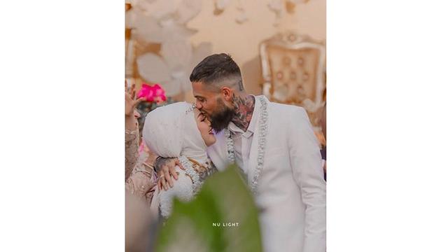 Dikabarkan Hamil Anak Pertama, Ini 7 Potret Mesra Diego Michiels dan Istri