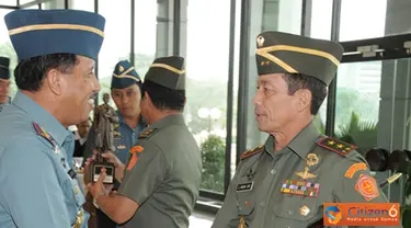 Citizen6, Jakarta: Sebelumnya, Mayjen TNI E. Hudawi Lubis menjabat sebagai Pangdam XII/Tpr dan selanjutnya Mayjen TNI Waris menduduki jabatan baru sebagai Sekjen Wantannas. (Pengirim: Badarudin Bakri).