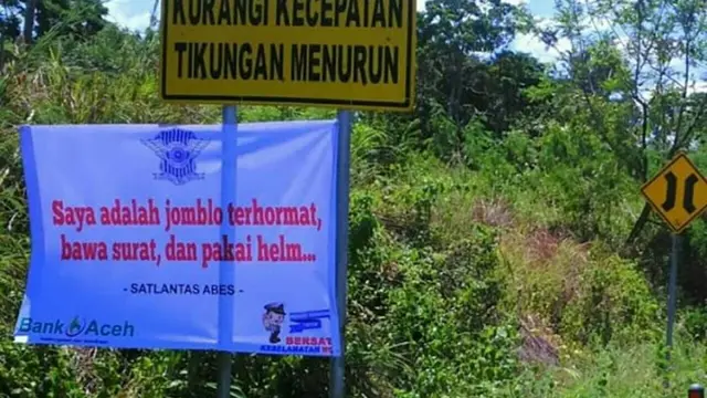 6 Spanduk Khusus Untuk Jomblo Ini Bikin Elus Dada