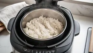 Takaran Air Berbeda untuk Beras Pandan Wangi, IR64, dan Japonica, Bikin Nasi Pulen Setiap Kali