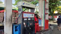BBM jenis pertalite langka di sejumlah SPBU kawasan Bogor, Jawa Barat. (Liputan6.com/Achmad Sudarno)